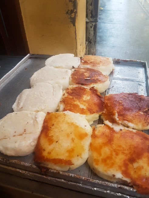 Arepa con Queso - Maiskuchen mit Käse