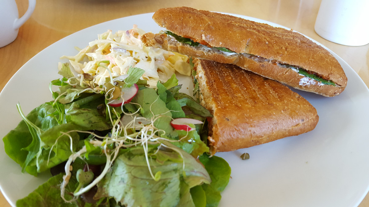 Das Two Whales Café