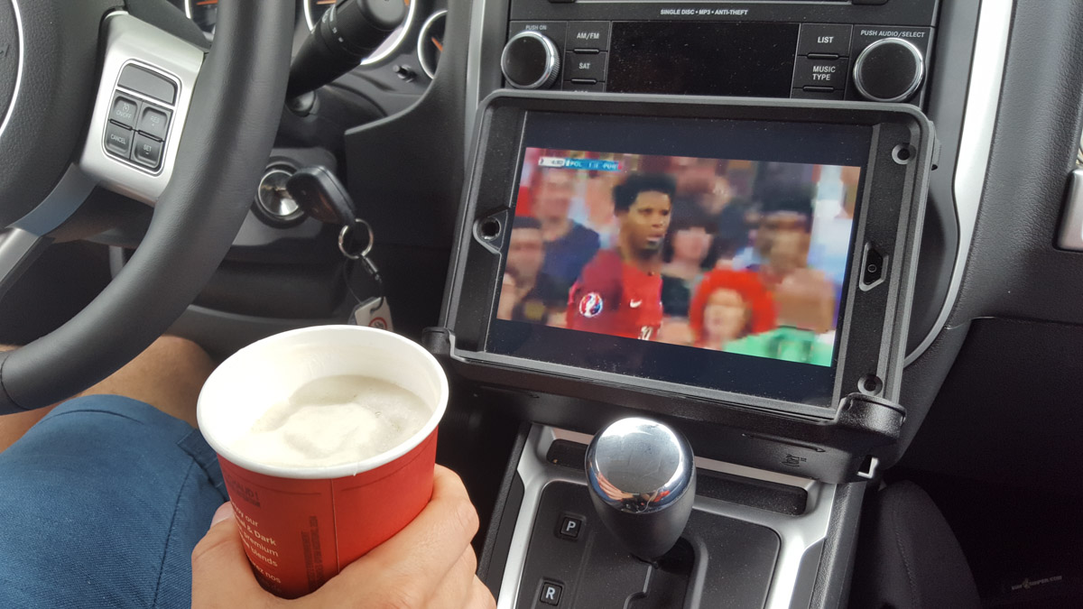 Free Wifi und Bier - EM 2016: Portugal – Polen